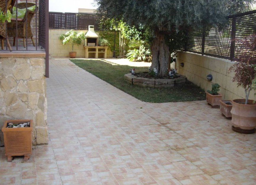 Resale - Villa - Los Alcazares