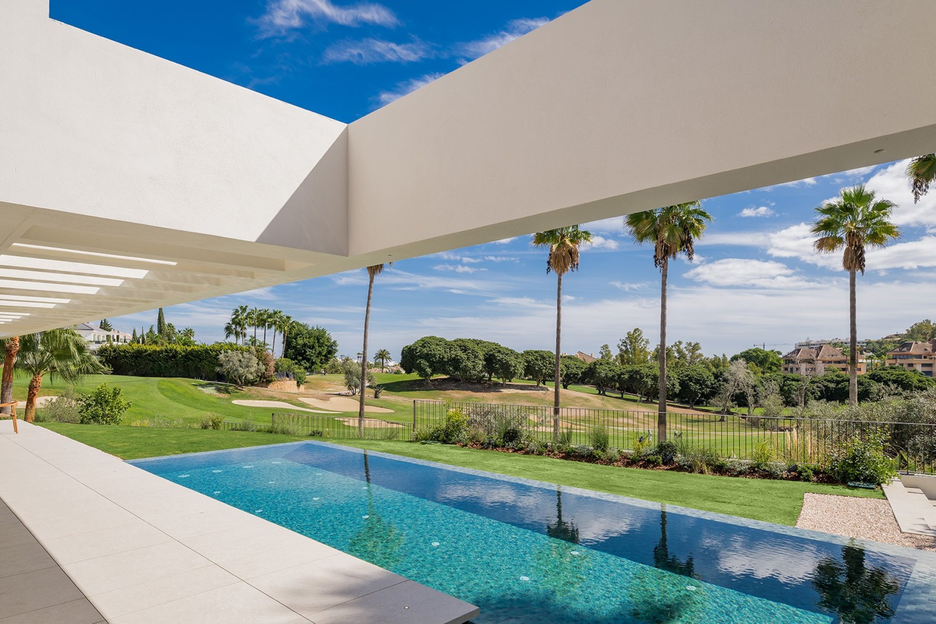 Resale - Villa - Marbella - Nueva Andalucia