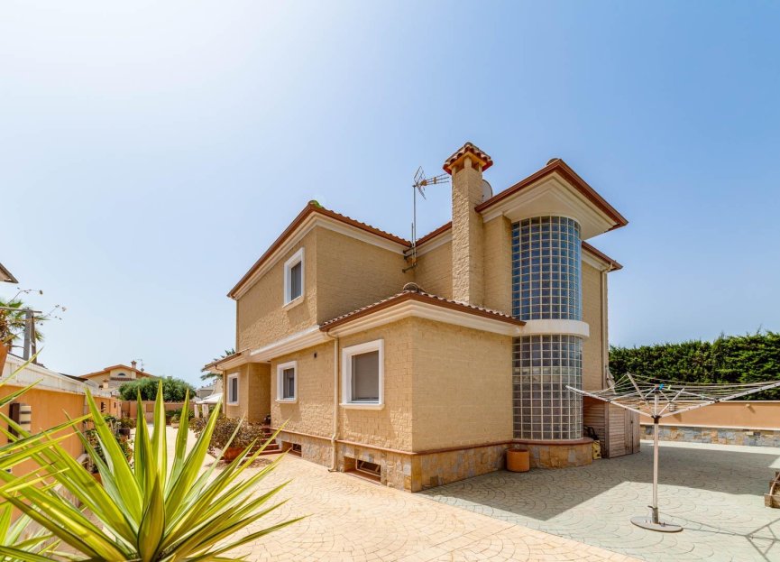 Resale - Villa - San Javier