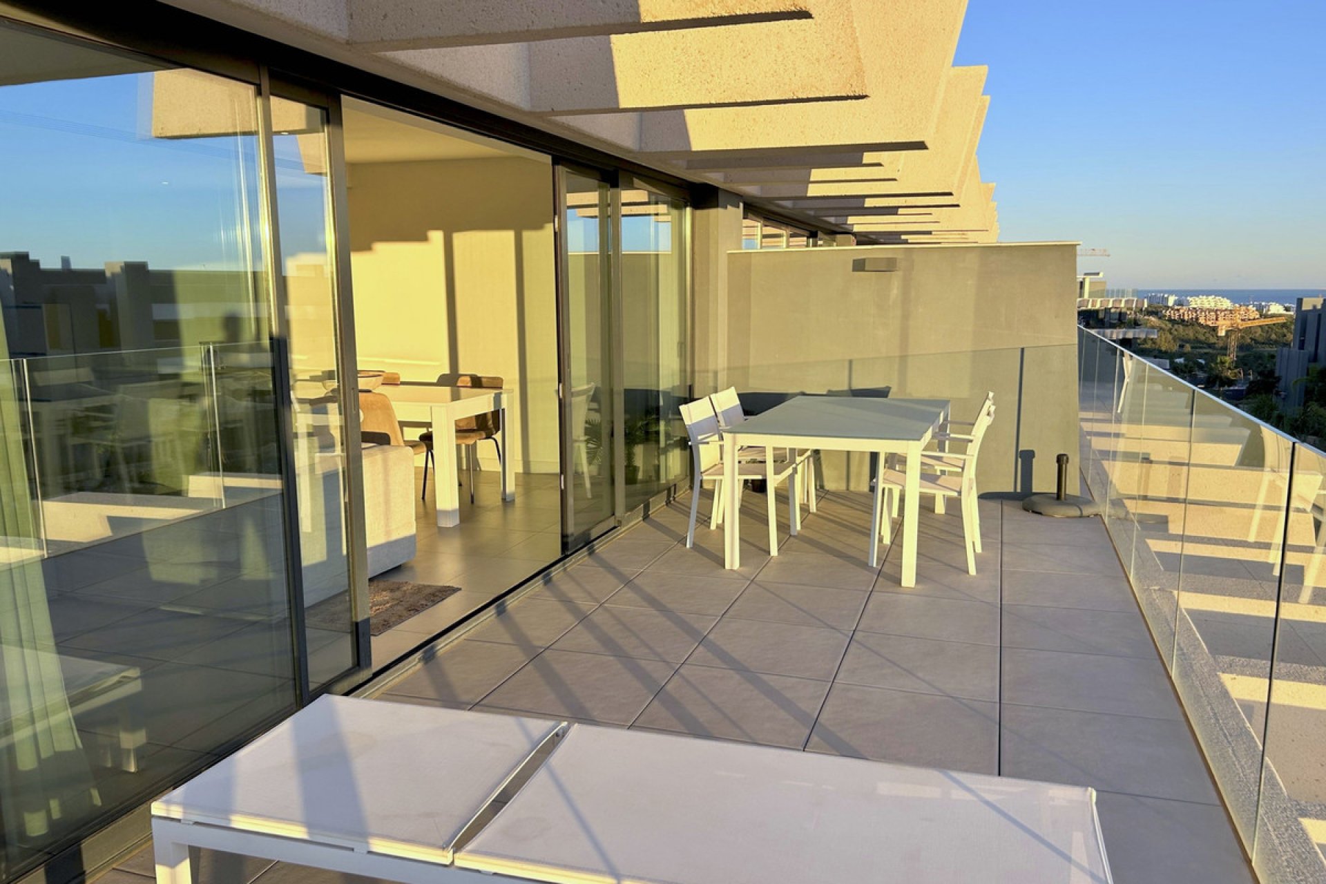 Reventa - Apartamento / piso - Estepona