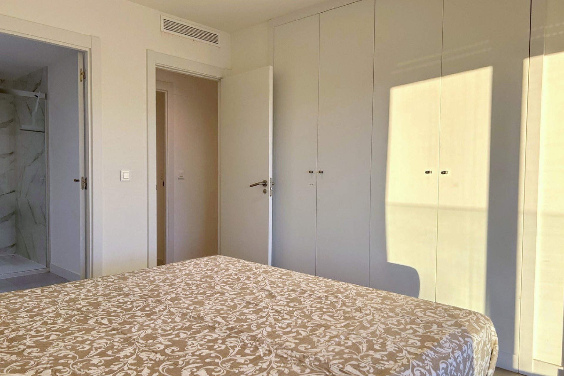 Reventa - Apartamento / piso - Estepona