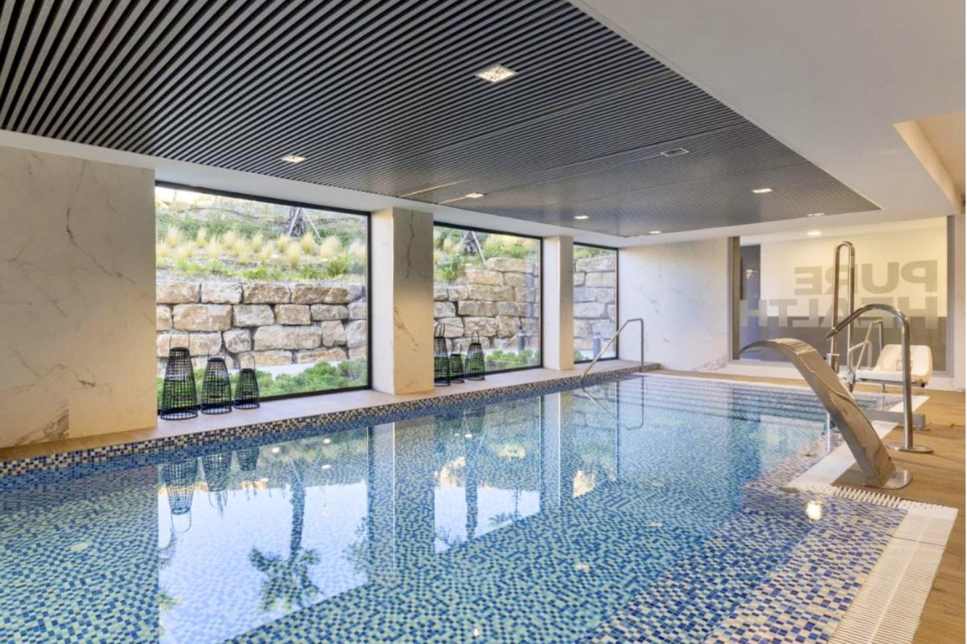 Reventa - Apartamento / piso - Estepona