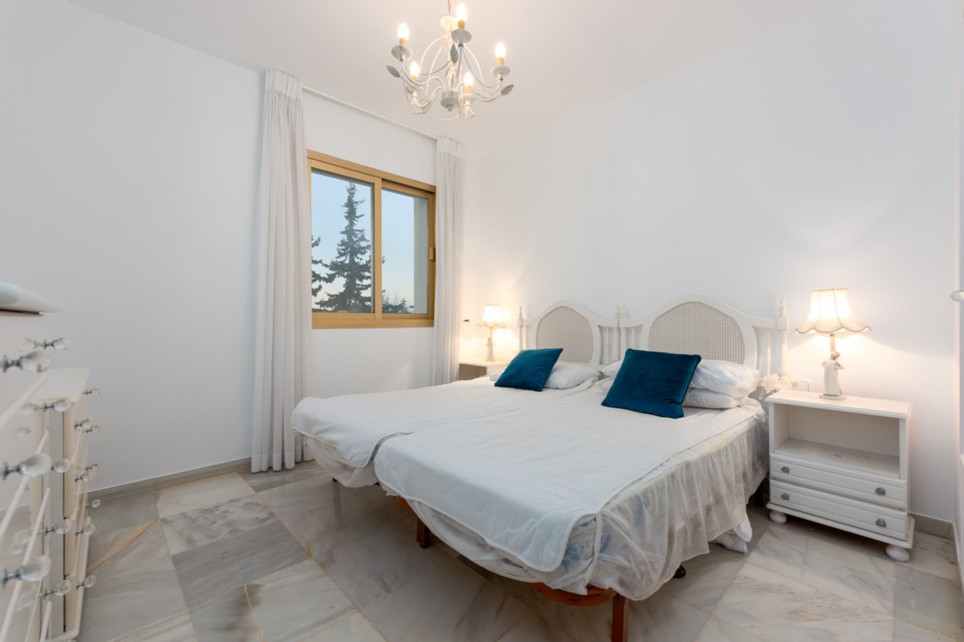 Reventa - Apartamento / piso - Nueva Andalucía - Nueva Andalucia