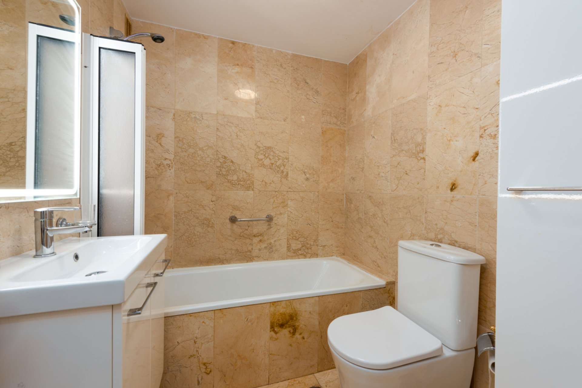 Reventa - Apartamento / piso - Nueva Andalucía - Nueva Andalucia