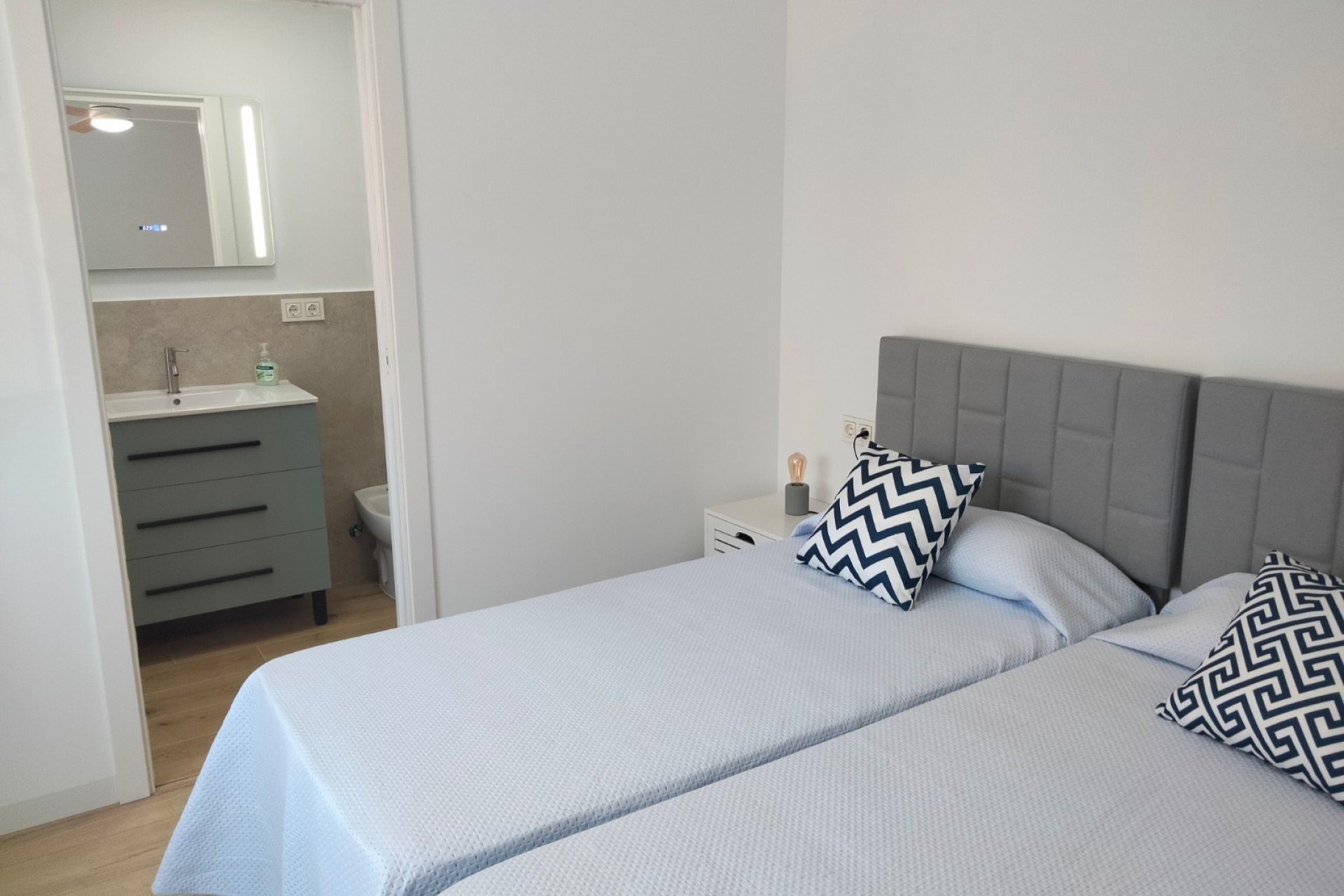 Reventa - Apartment - Aguilas - Center