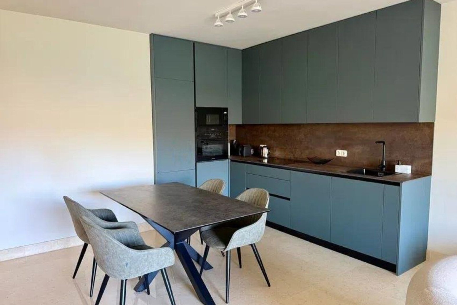 Reventa - Apartment - Middle Floor Apartment - Benahavís - Benahavís Centro