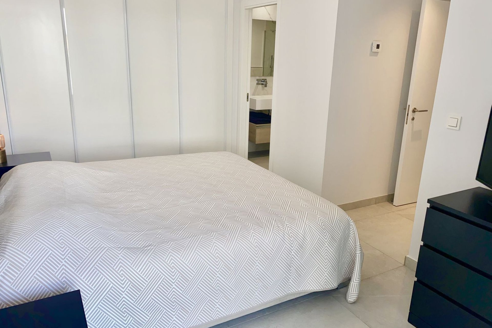 Reventa - Apartment - Middle Floor Apartment - Benahavís - Benahavís Centro