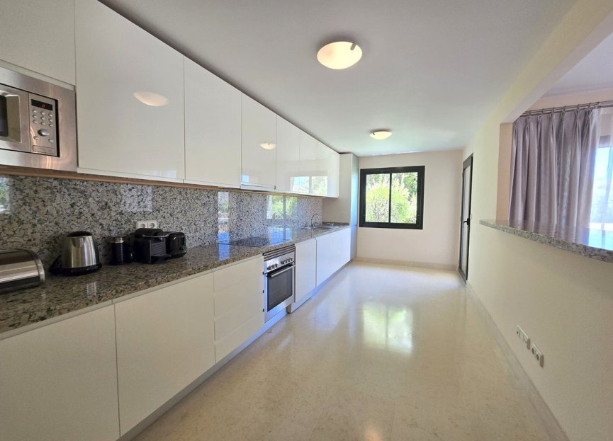 Reventa - Apartment - Middle Floor Apartment - Benahavís - Benahavís Centro