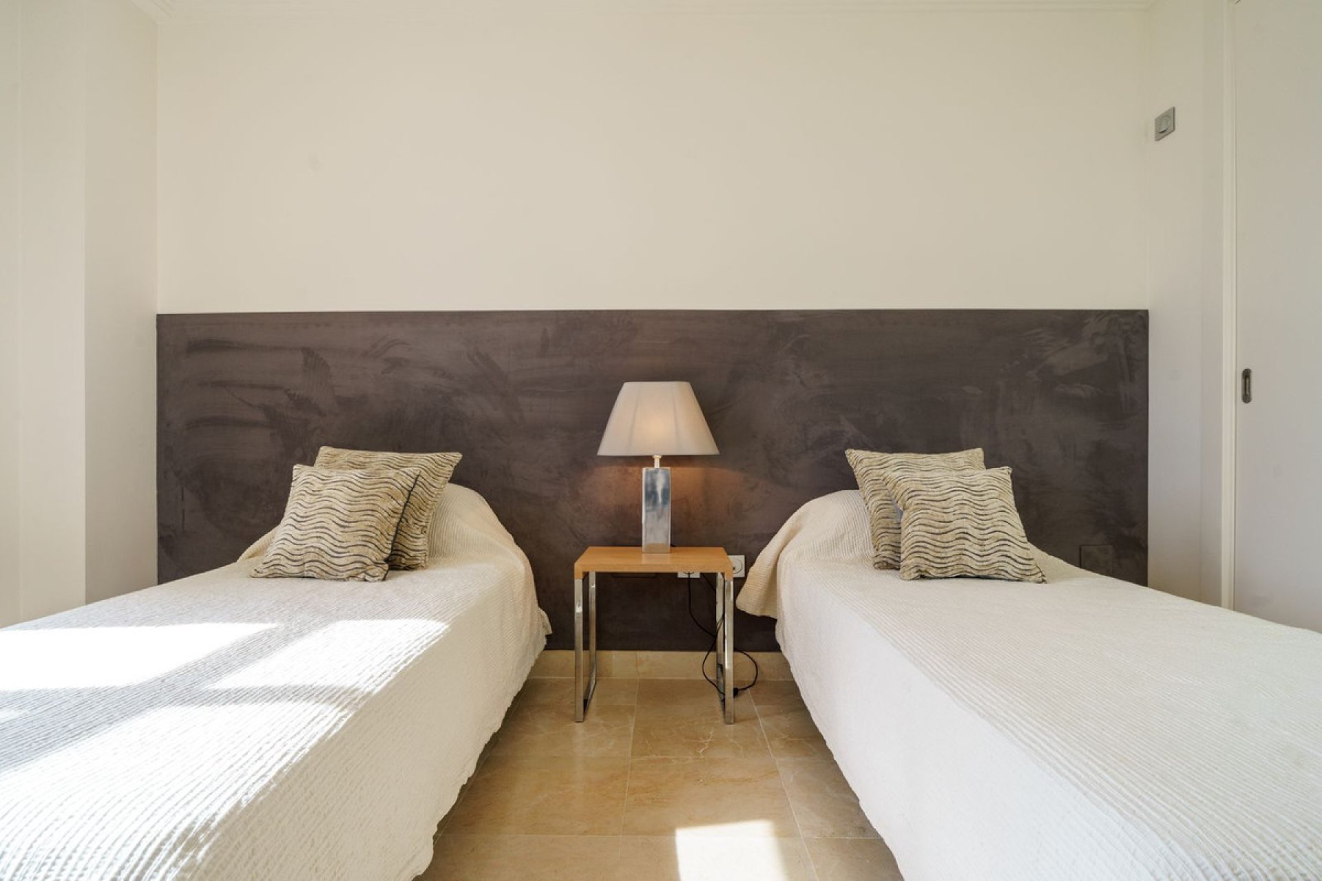 Reventa - Apartment - Middle Floor Apartment - Benahavís - Benahavís Centro