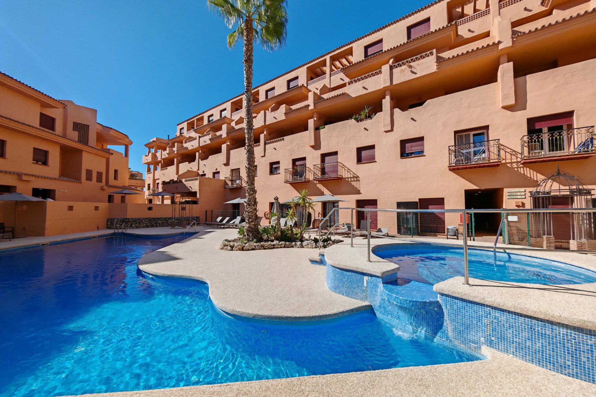 Reventa - Apartment - Middle Floor Apartment - Benahavís - Benahavís Centro