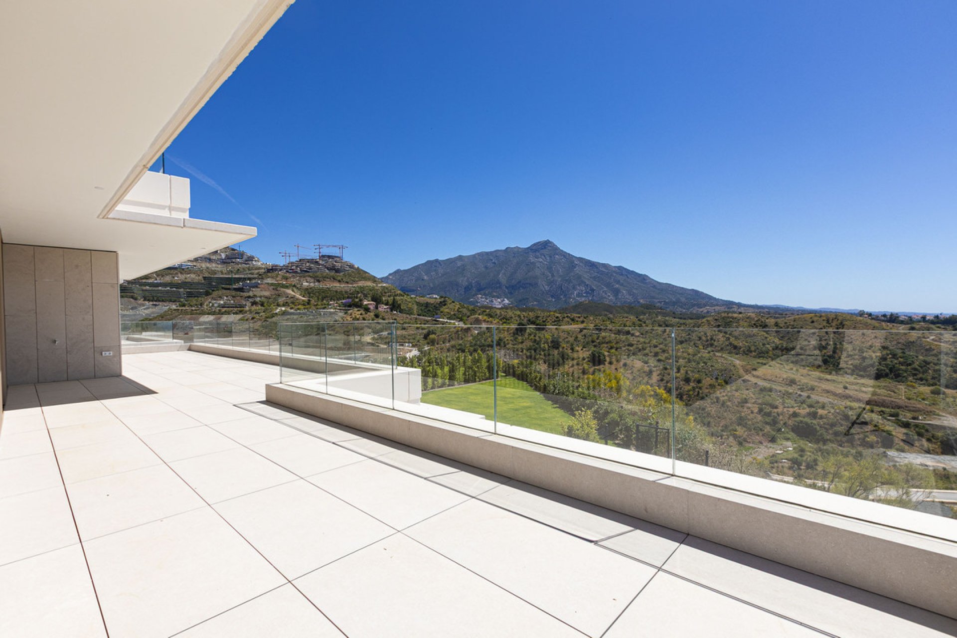 Reventa - Apartment - Middle Floor Apartment - Benahavís - Benahavís Centro