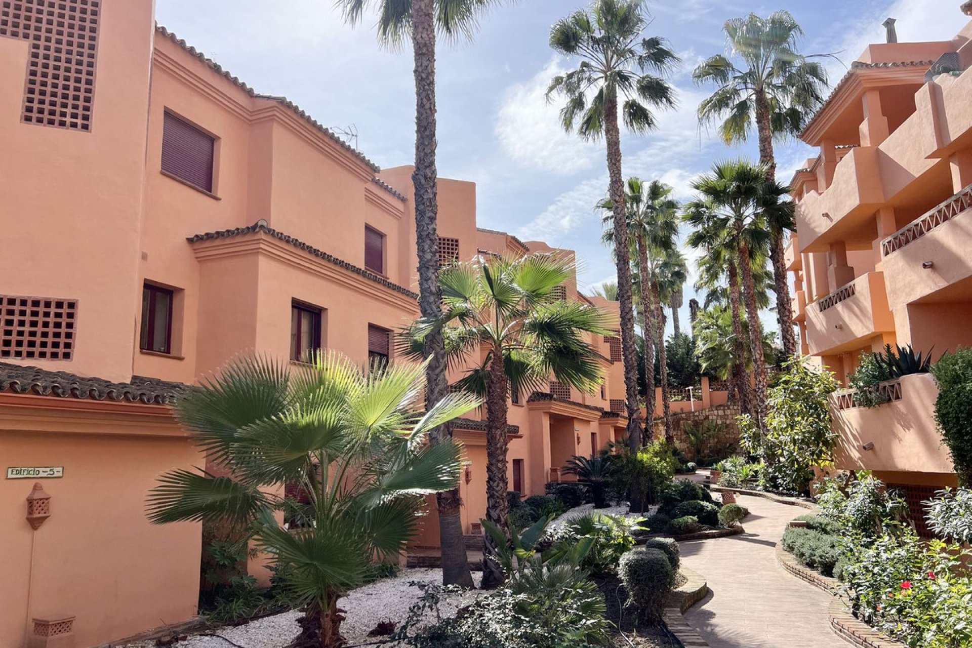 Reventa - Apartment - Middle Floor Apartment - Benahavís - Benahavís Centro