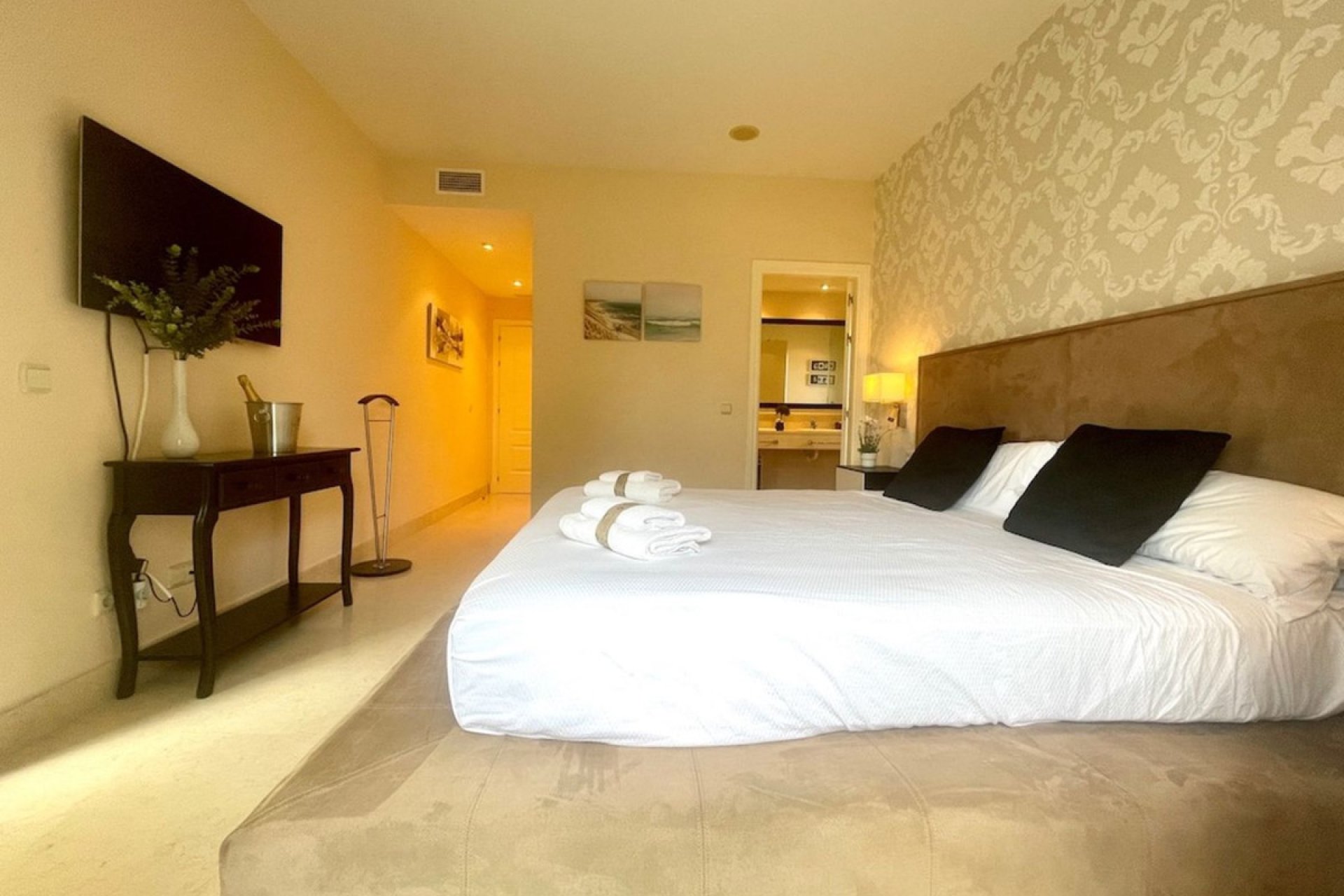 Reventa - Apartment - Middle Floor Apartment - Benahavís - Benahavís Centro