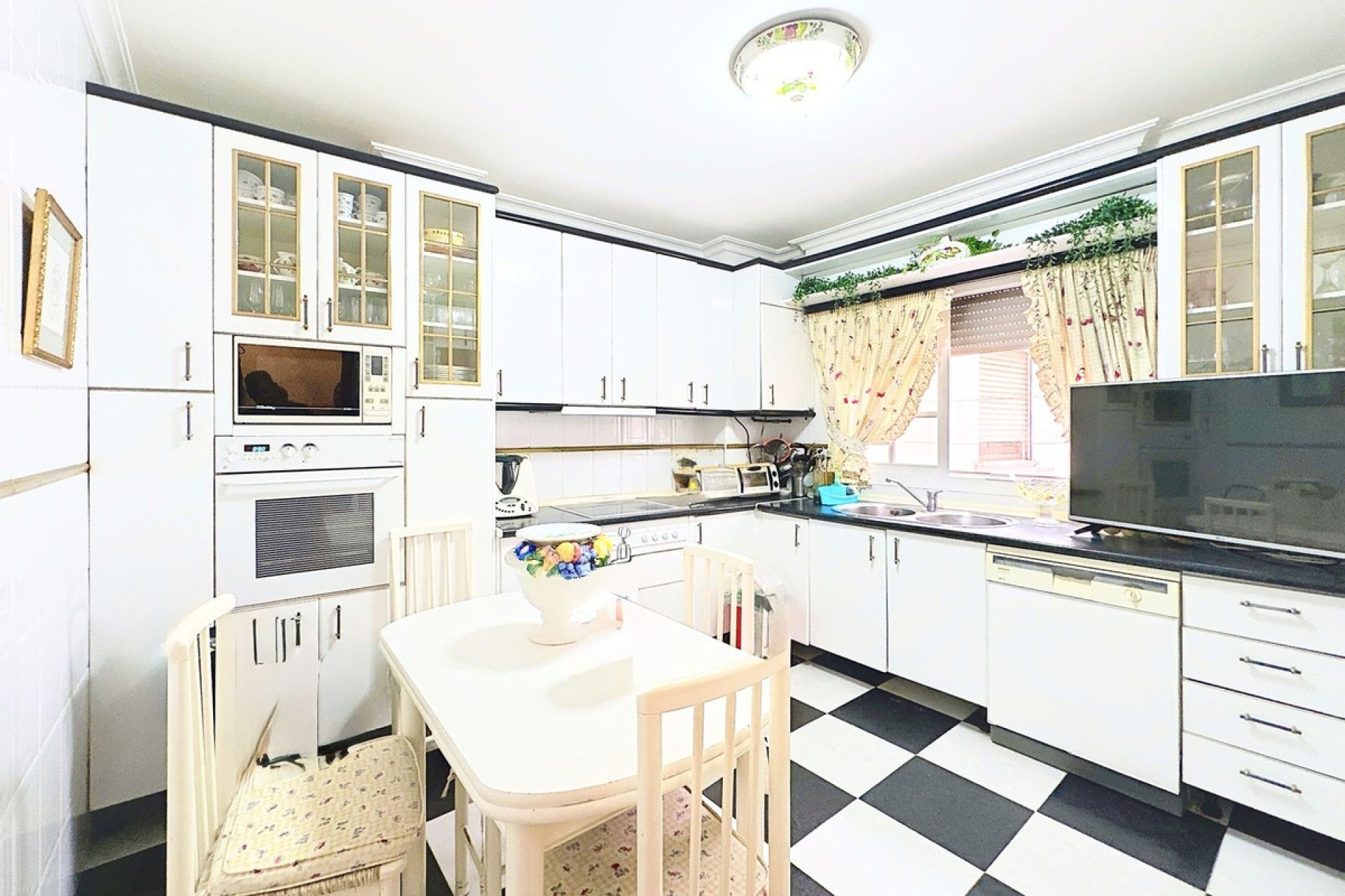 Reventa - Apartment - Middle Floor Apartment - Estepona - Estepona Centro