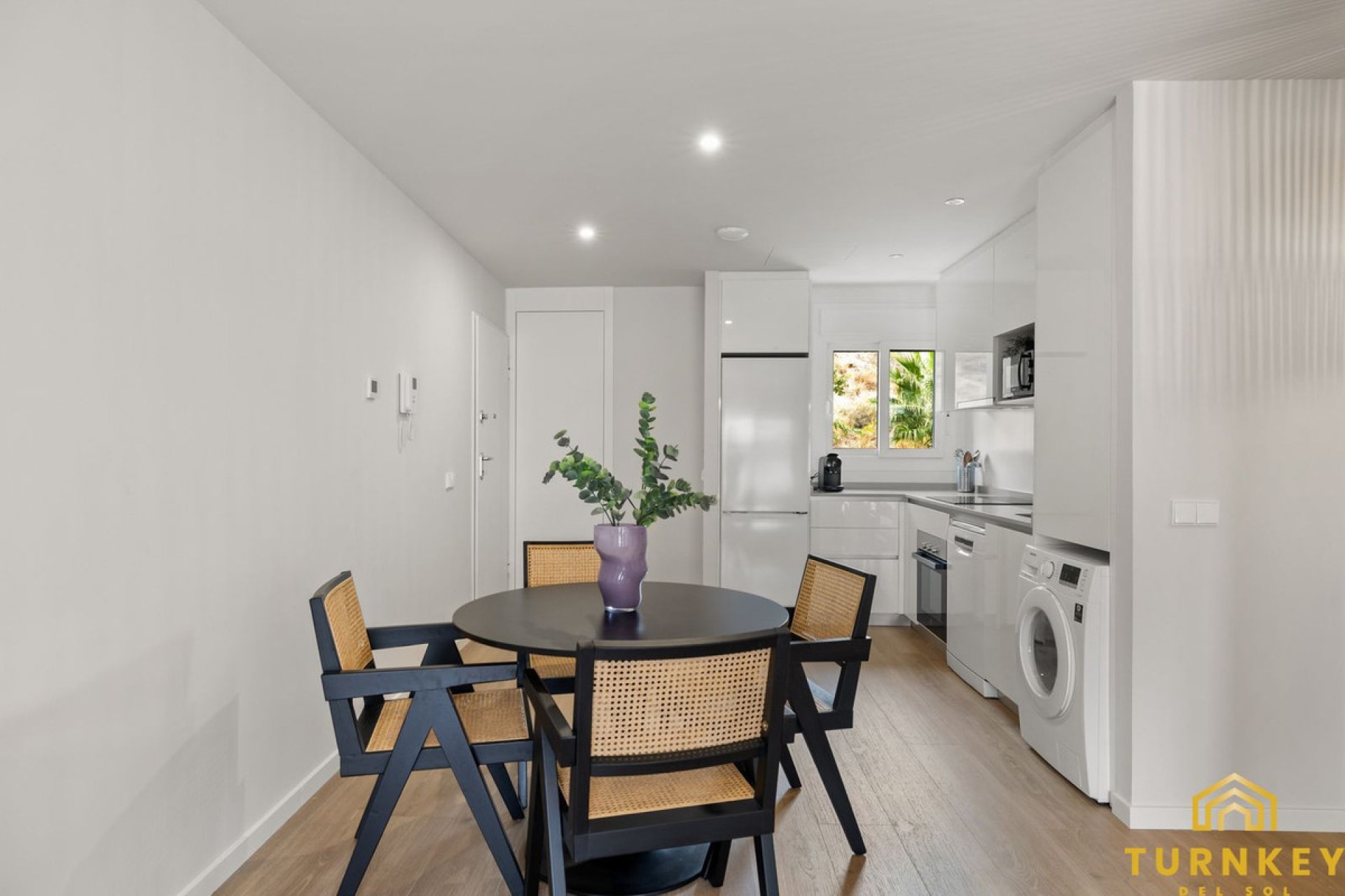 Reventa - Apartment - Middle Floor Apartment - Estepona - Estepona Centro