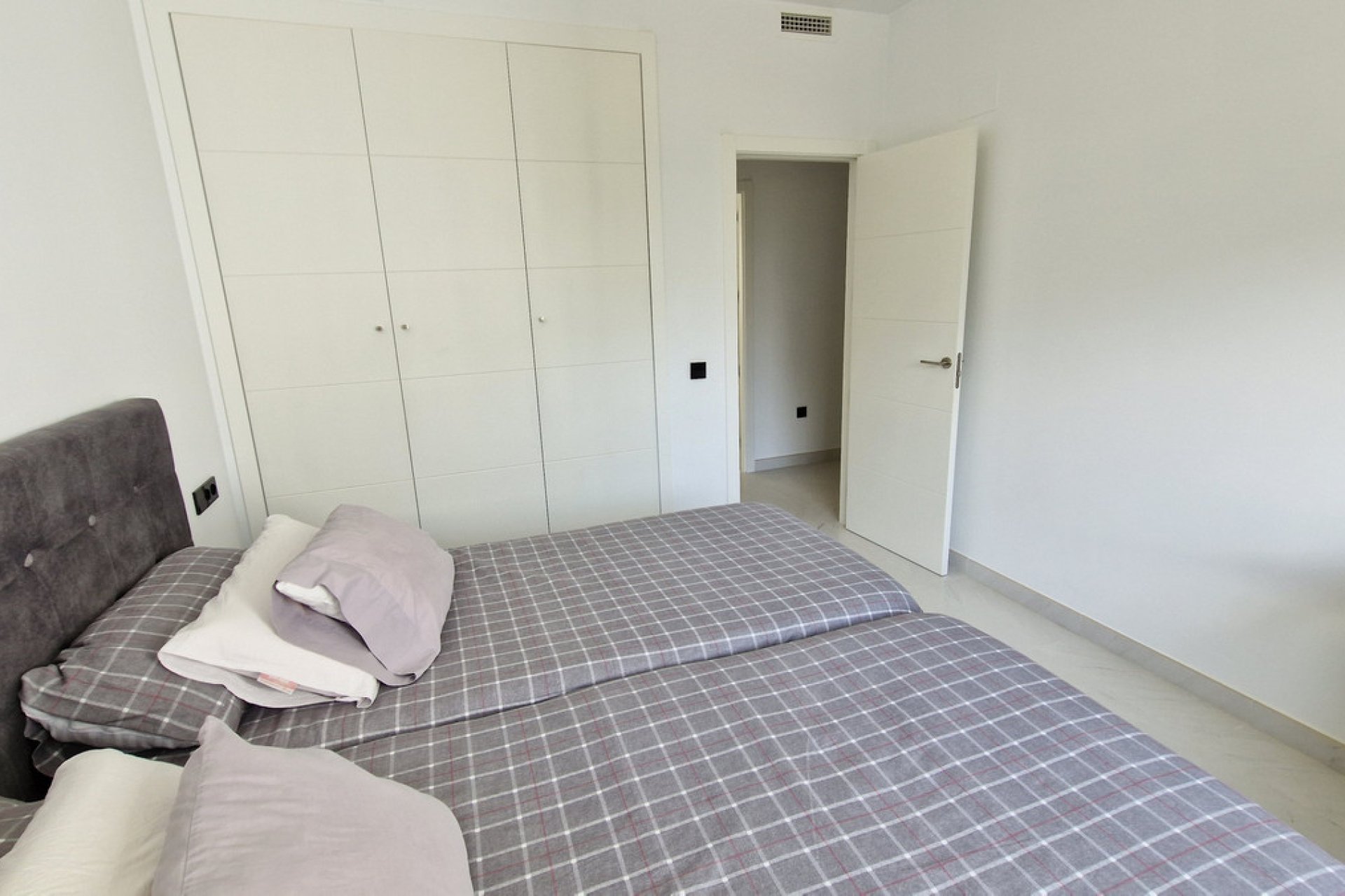Reventa - Apartment - Middle Floor Apartment - Estepona - Estepona Centro