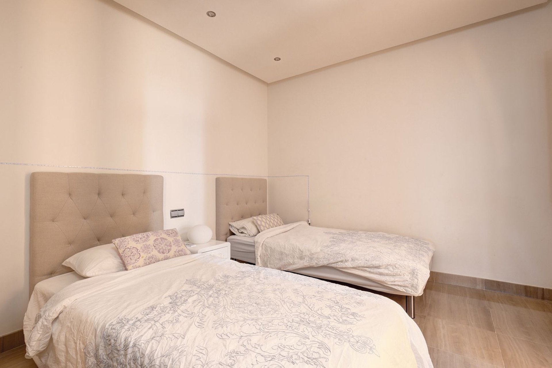 Reventa - Apartment - Middle Floor Apartment - Estepona - Estepona Centro