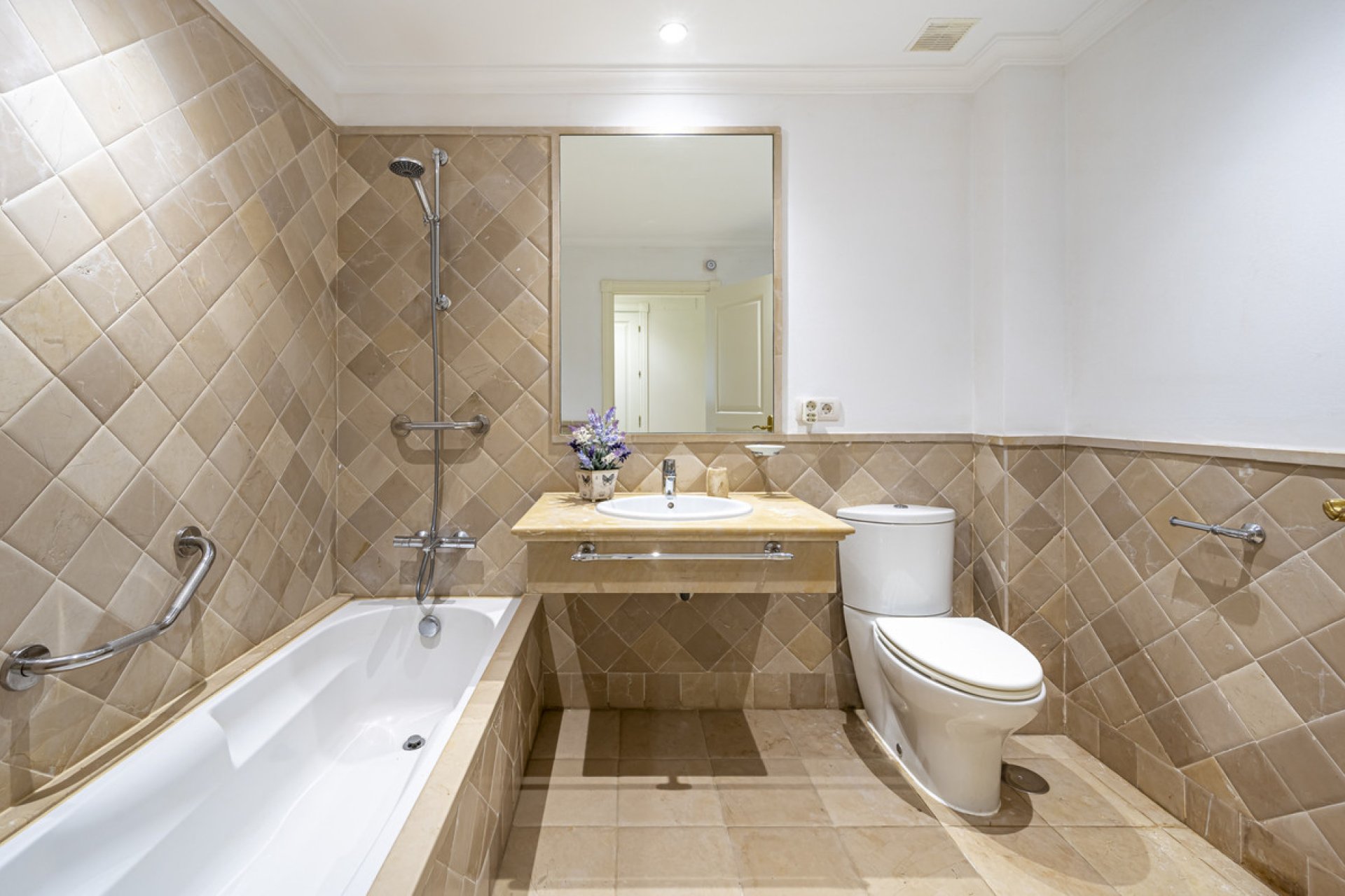 Reventa - Apartment - Middle Floor Apartment - Estepona - Estepona Centro