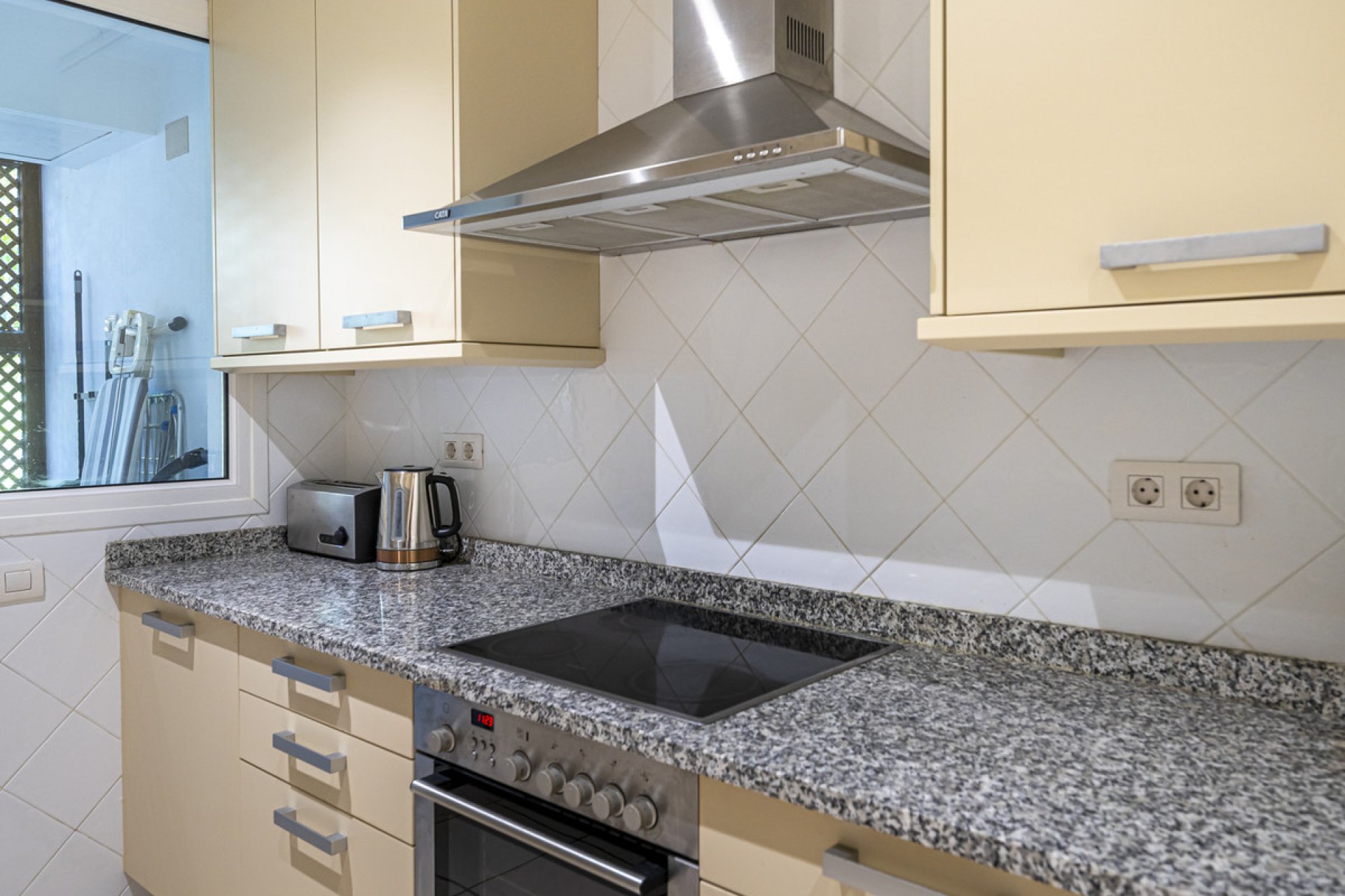 Reventa - Apartment - Middle Floor Apartment - Estepona - Estepona Centro