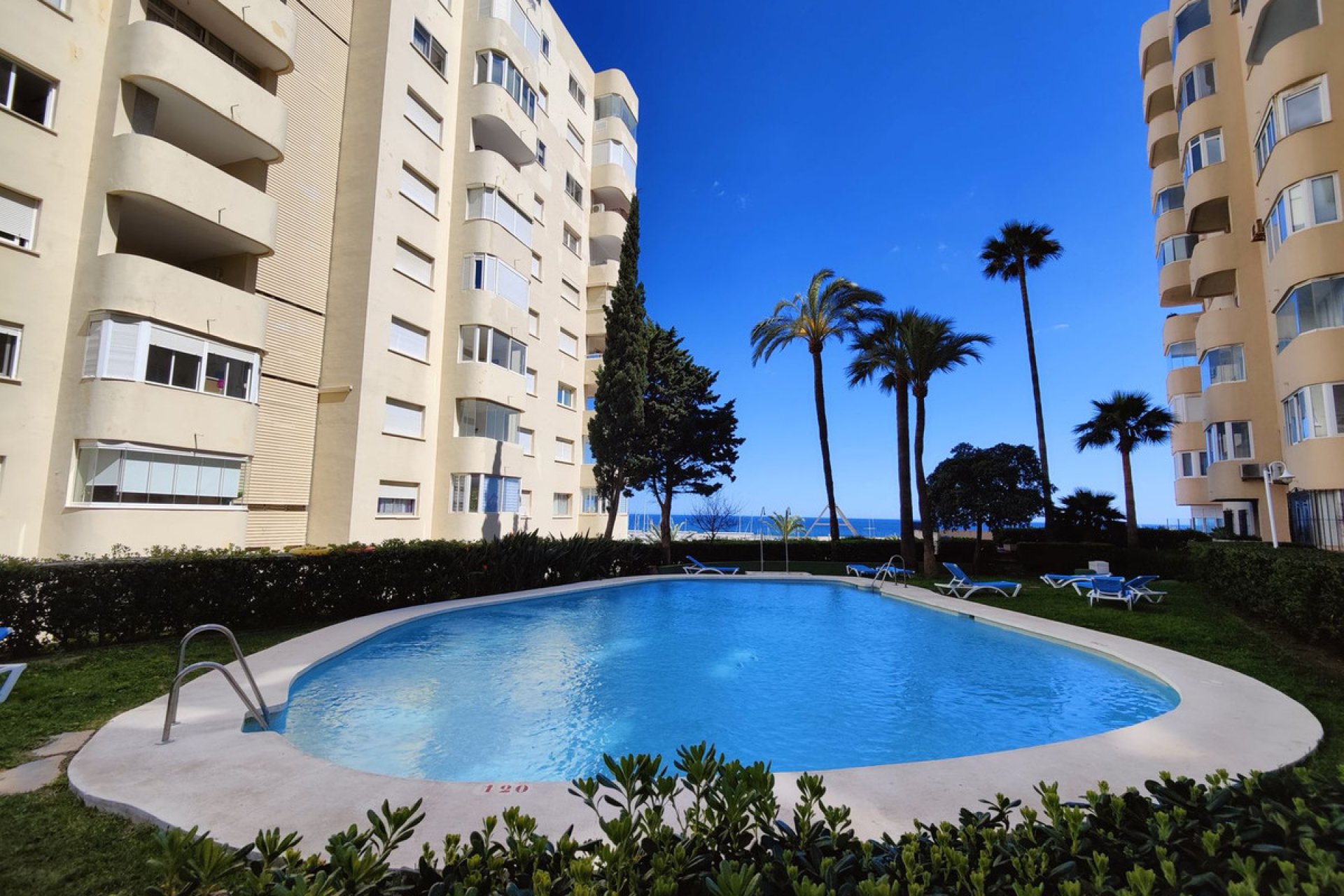 Reventa - Apartment - Middle Floor Apartment - Estepona - Estepona Centro