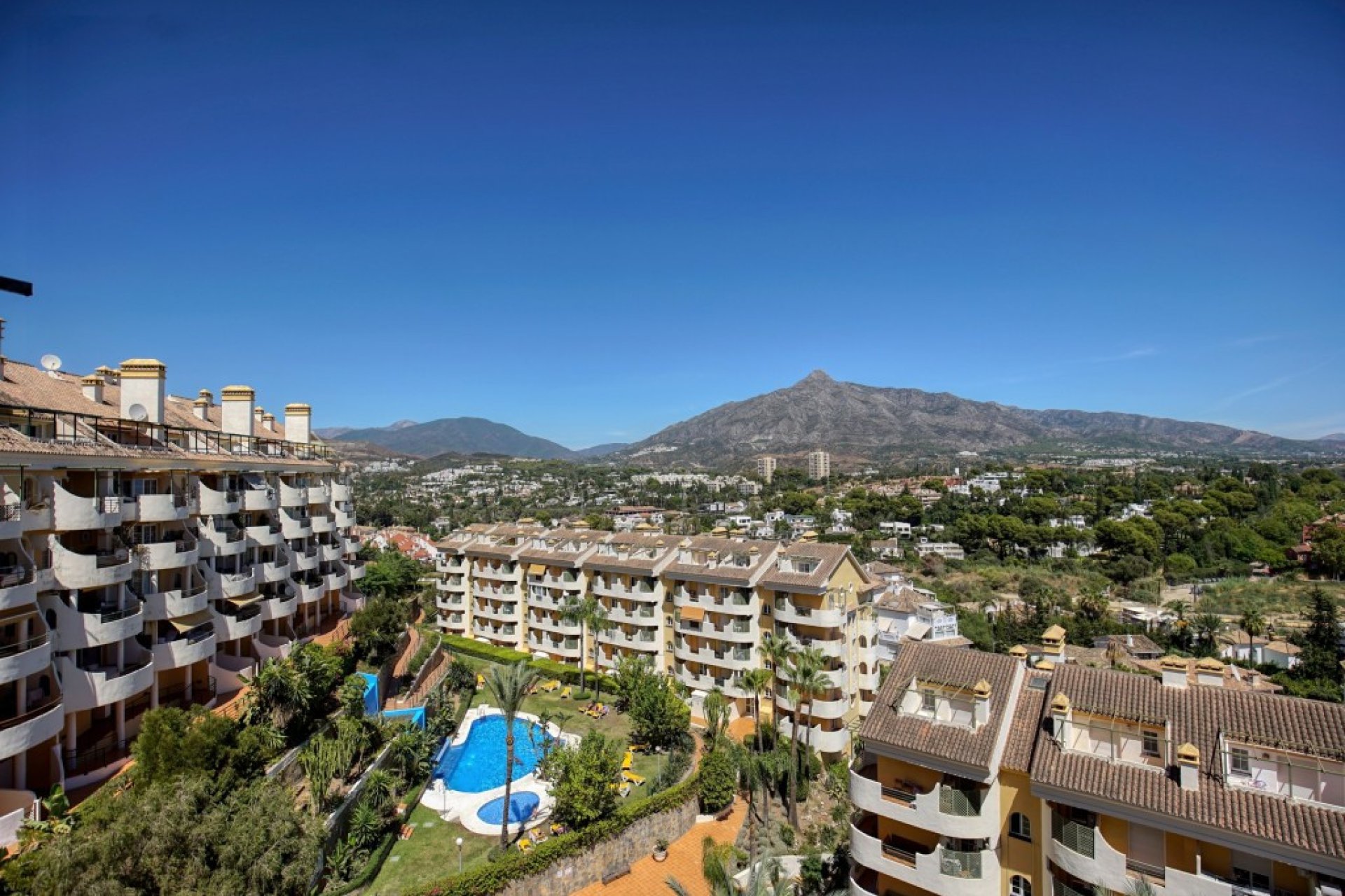 Reventa - Apartment - Middle Floor Apartment - Marbella - Nueva Andalucia