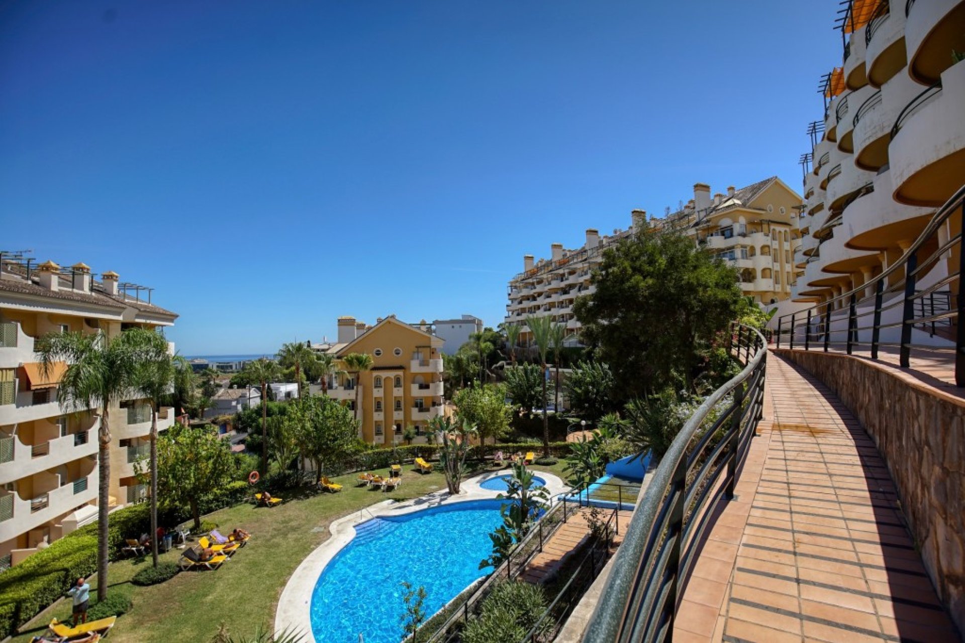 Reventa - Apartment - Middle Floor Apartment - Marbella - Nueva Andalucia