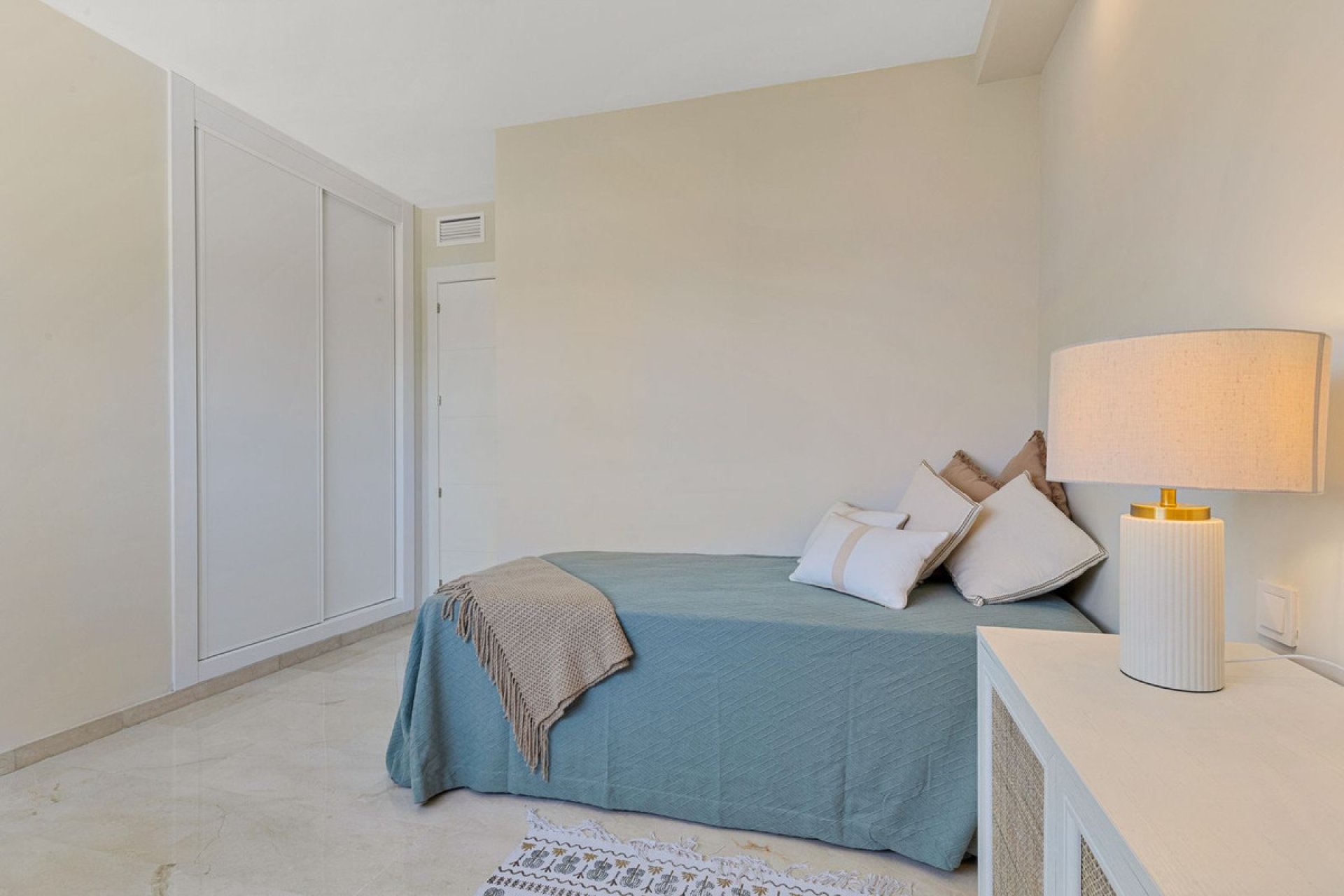 Reventa - Apartment - Middle Floor Apartment - Marbella - Nueva Andalucia