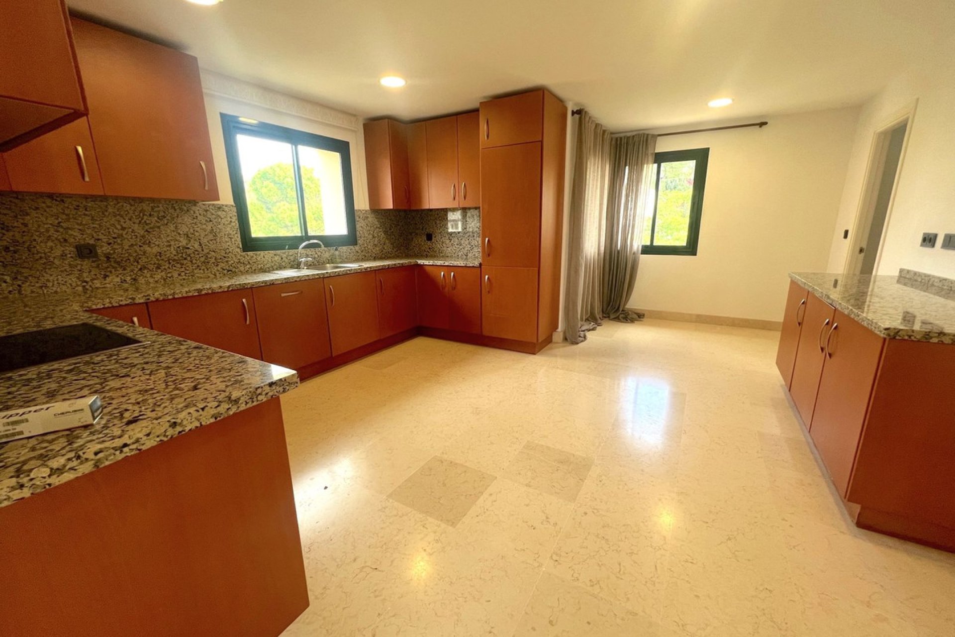 Reventa - Apartment - Penthouse - Benahavís - Benahavís Centro