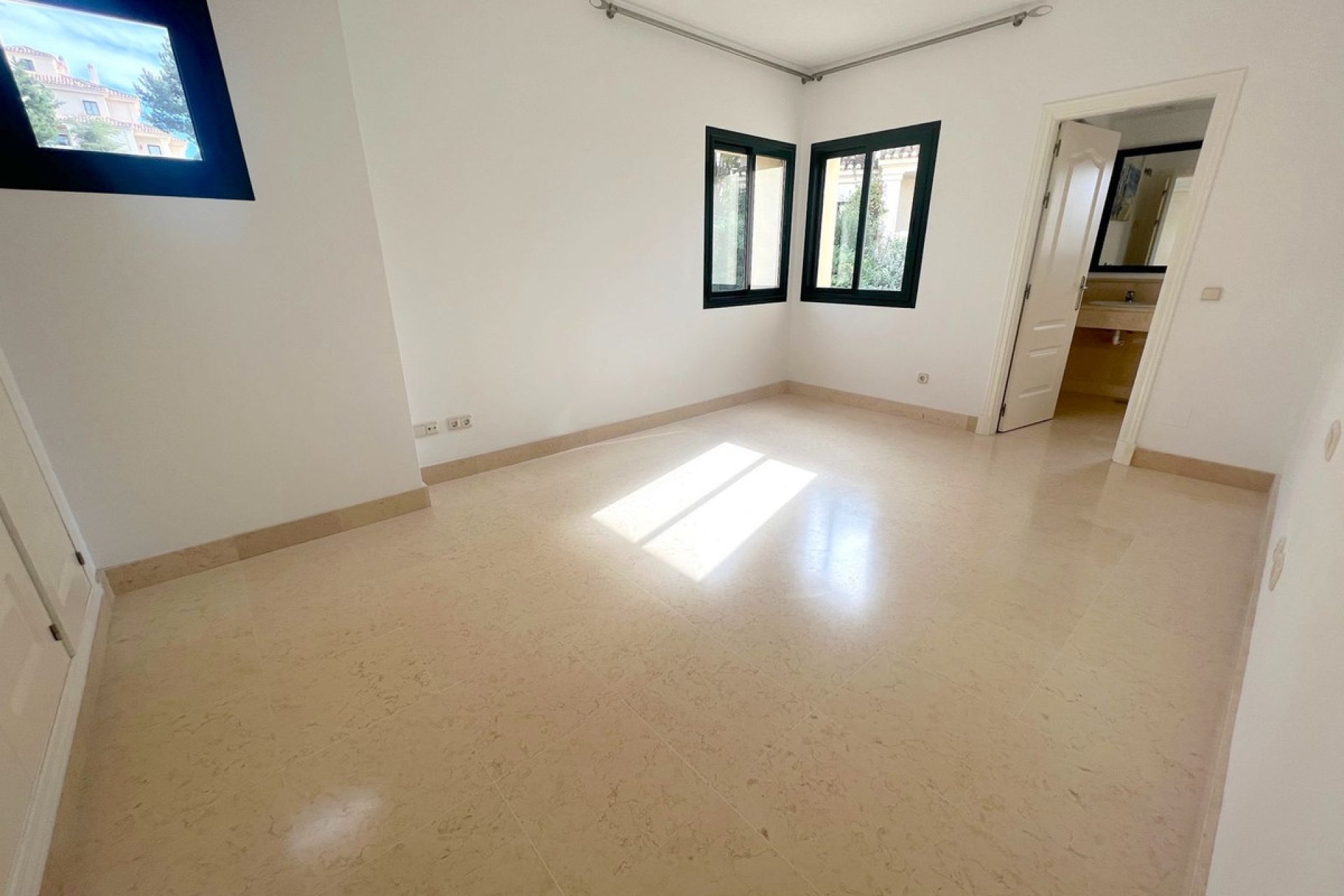 Reventa - Apartment - Penthouse - Benahavís - Benahavís Centro