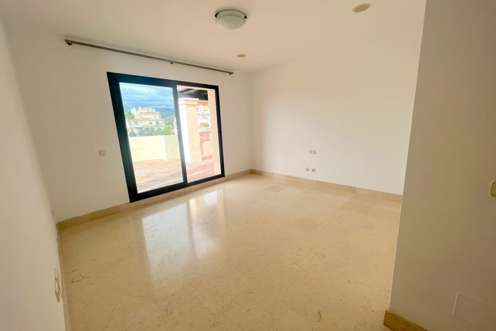 Reventa - Apartment - Penthouse - Benahavís - Benahavís Centro