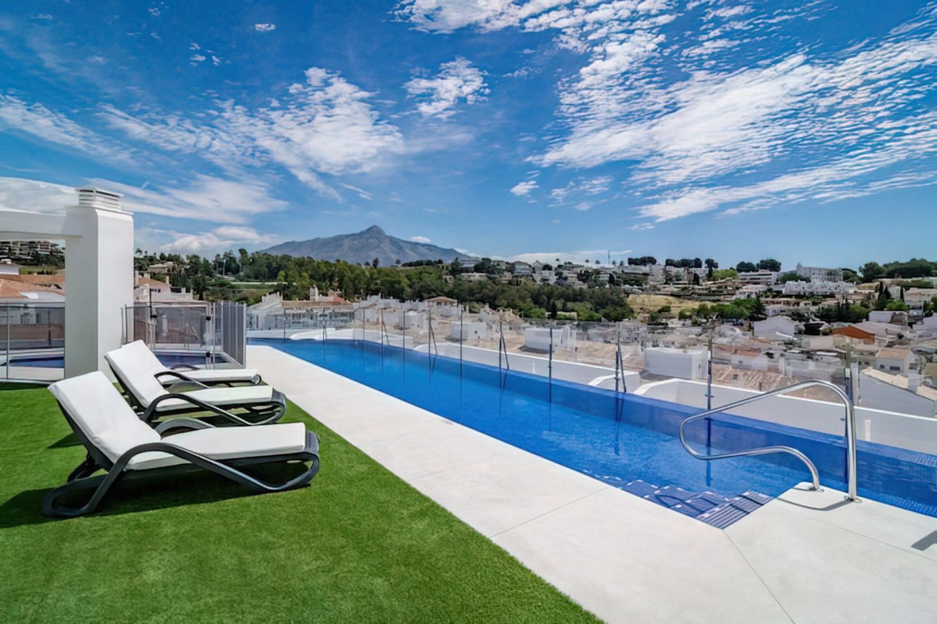 Reventa - Apartment - Top Floor Apartment - Marbella - La Campana