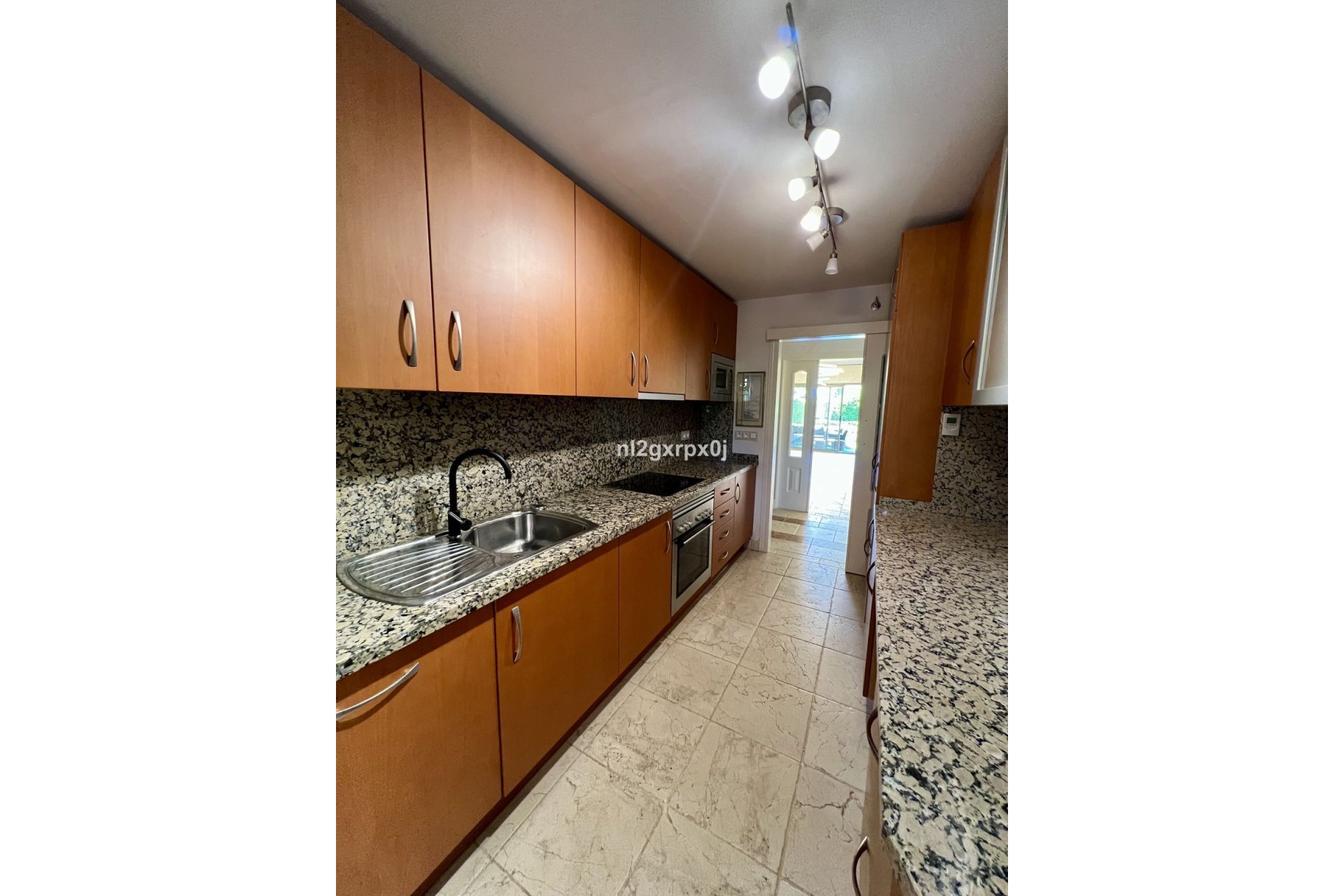 Reventa - Ground floor apartment - Benahavís - Benahavís Centro