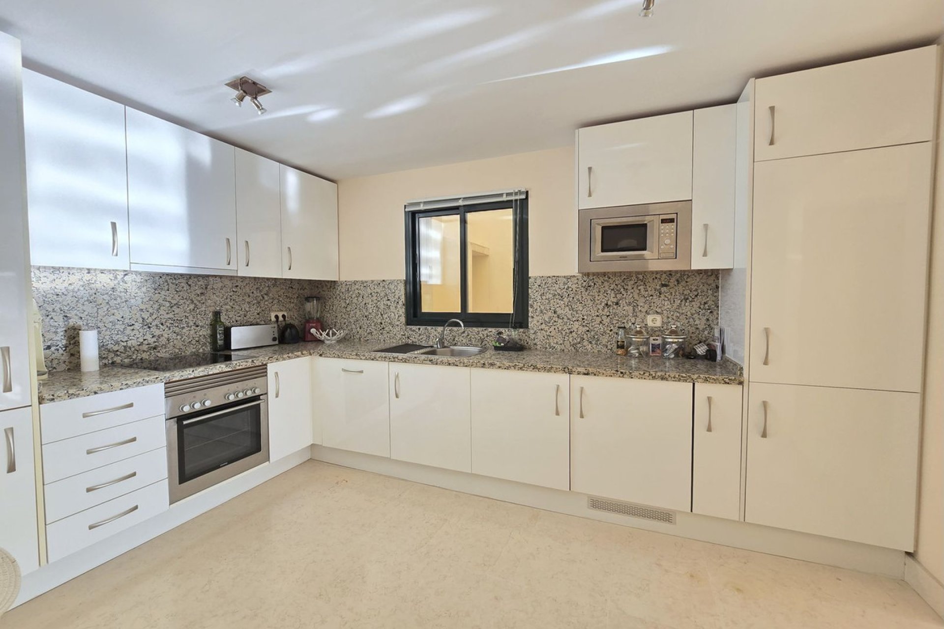 Reventa - Ground floor apartment - Benahavís - Benahavís Centro