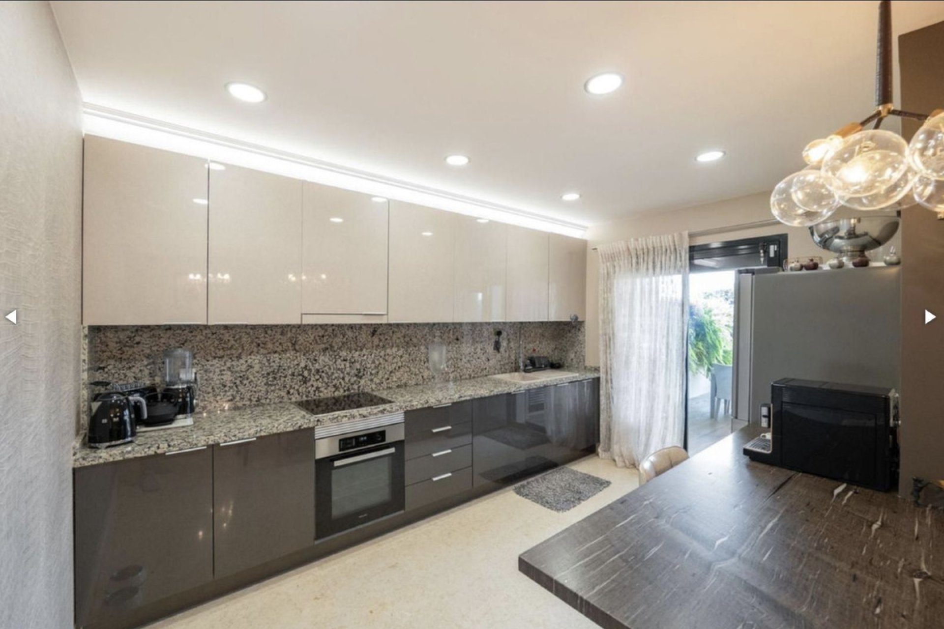 Reventa - Ground floor apartment - Benahavís - Benahavís Centro