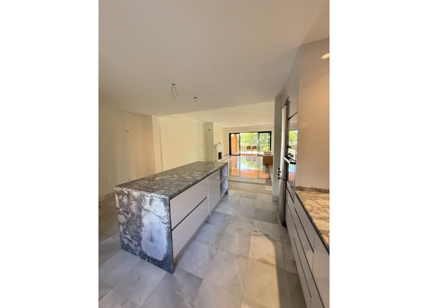 Reventa - Ground floor apartment - Benahavís - Benahavís Centro