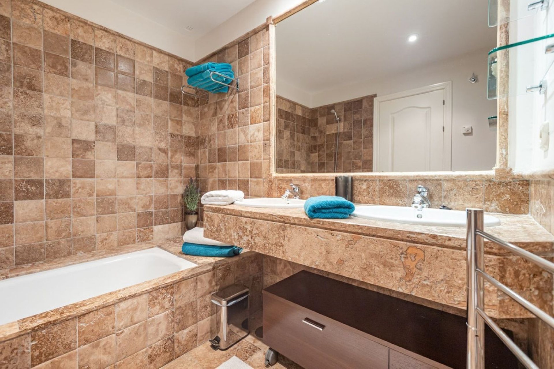 Reventa - Ground floor apartment - Benahavís - Benahavís Centro