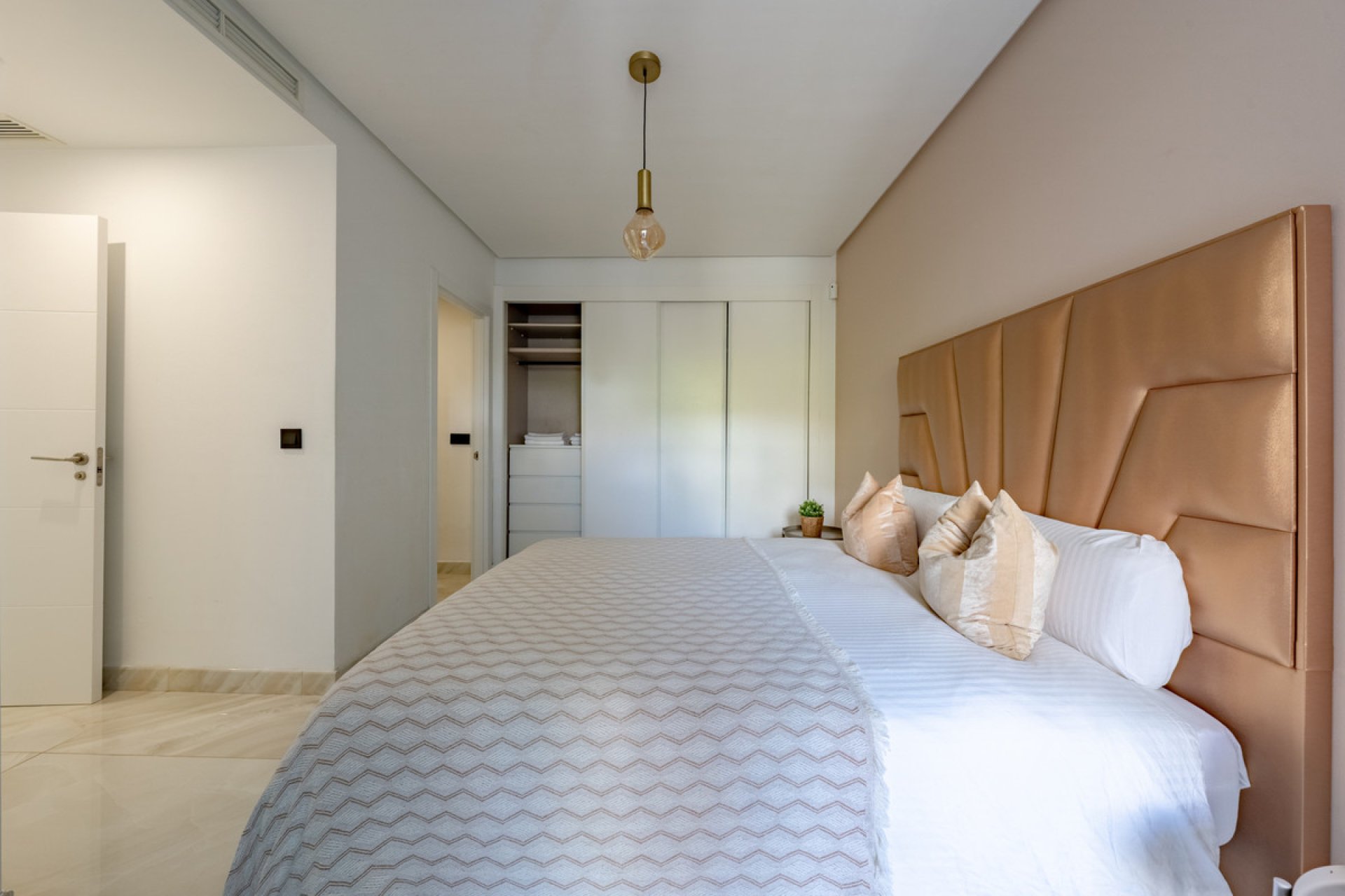 Reventa - Ground floor apartment - Benahavís - Benahavís Centro