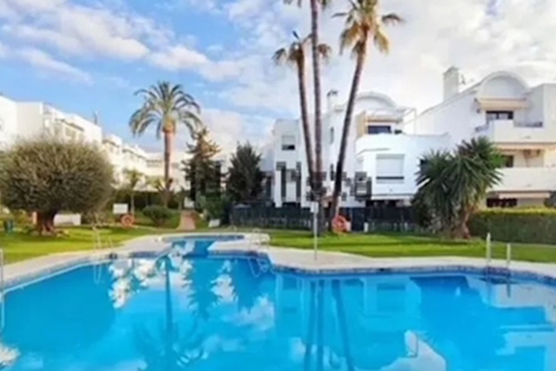 Reventa - Ground floor apartment - Estepona - Estepona Centro