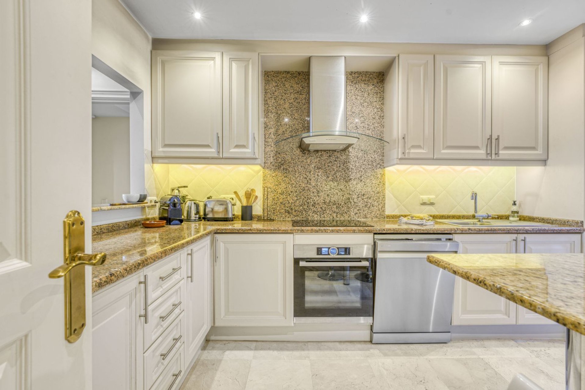 Reventa - Ground floor apartment - Marbella - La Mairena