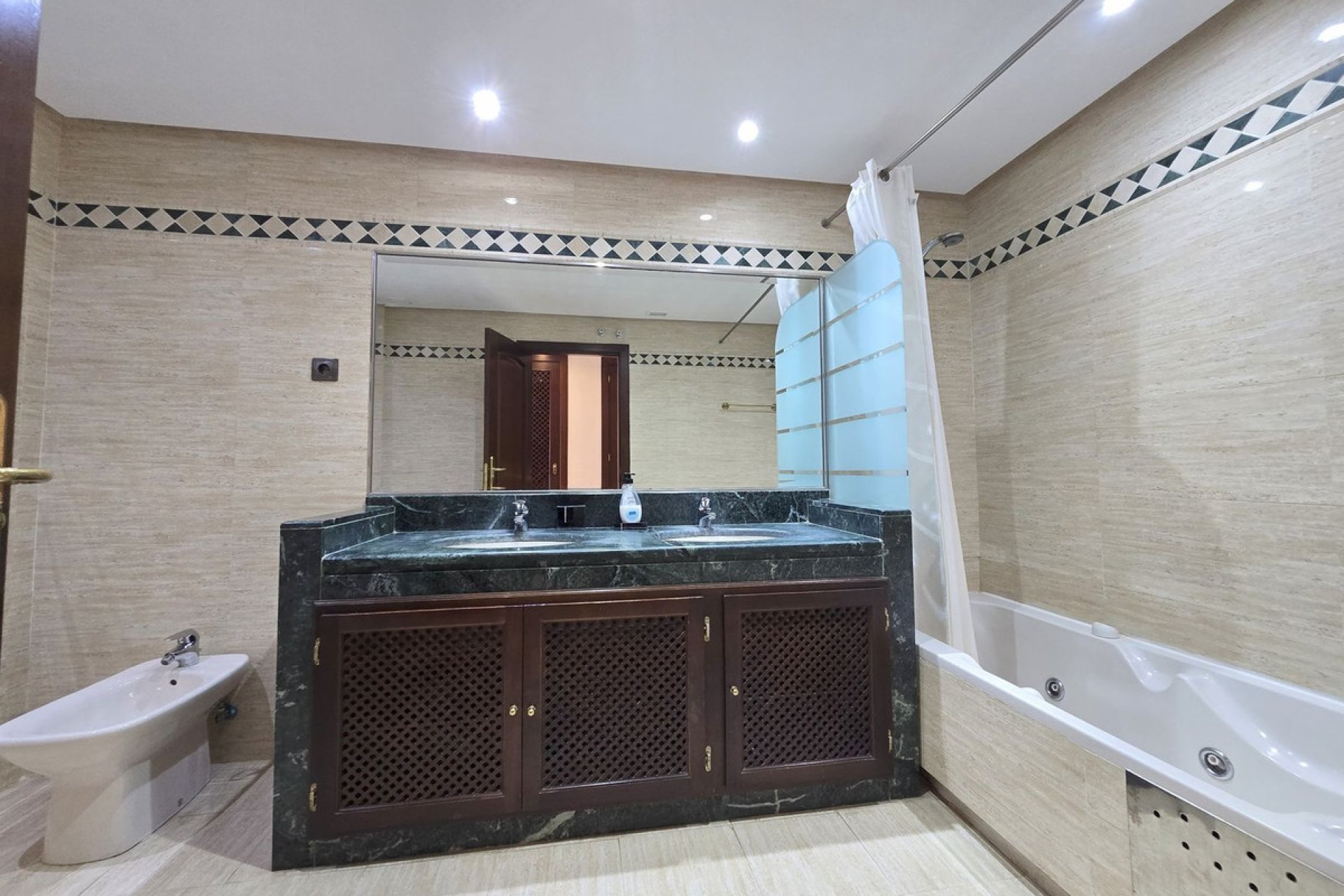 Reventa - Ground floor apartment - Marbella - La Mairena