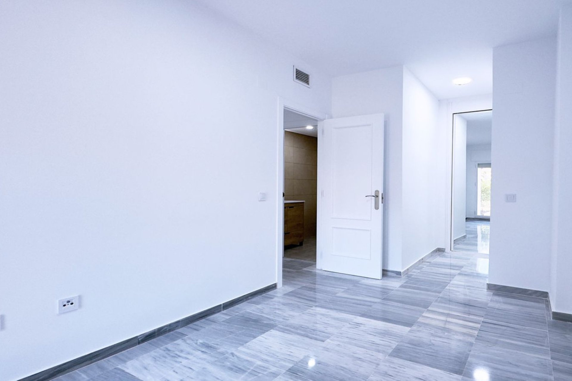 Reventa - Ground floor apartment - Marbella - Marbella Centro