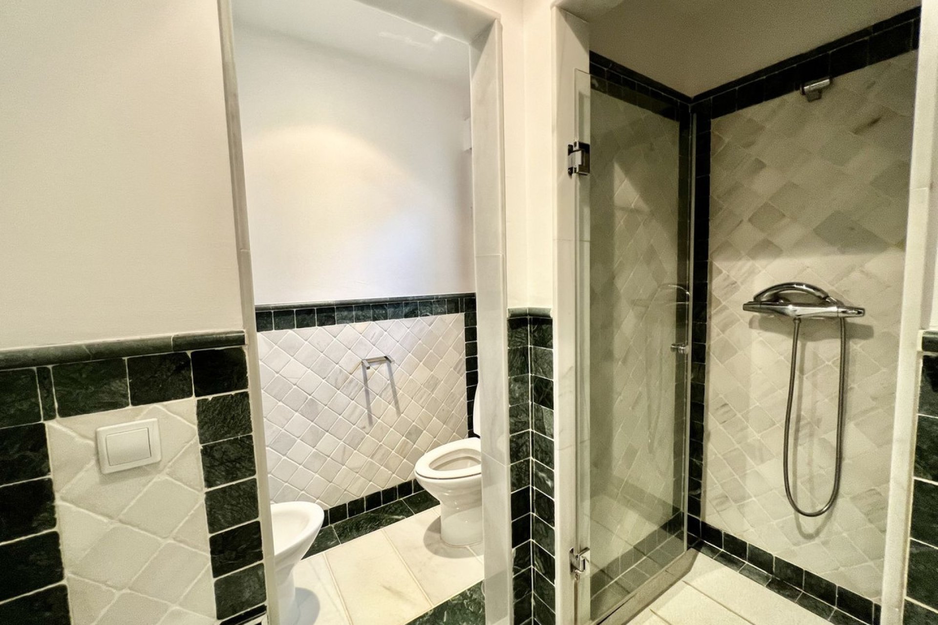 Reventa - Ground floor apartment - Marbella - The Golden Mile