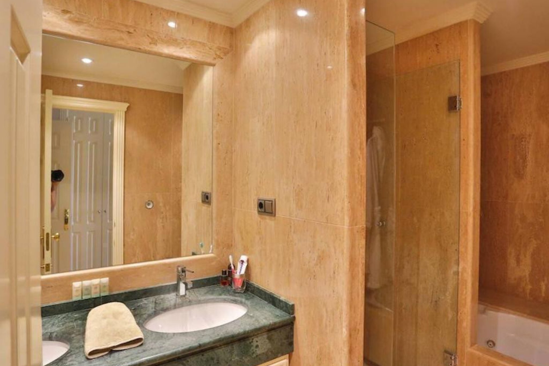 Reventa - Ground floor apartment - Marbella - The Golden Mile