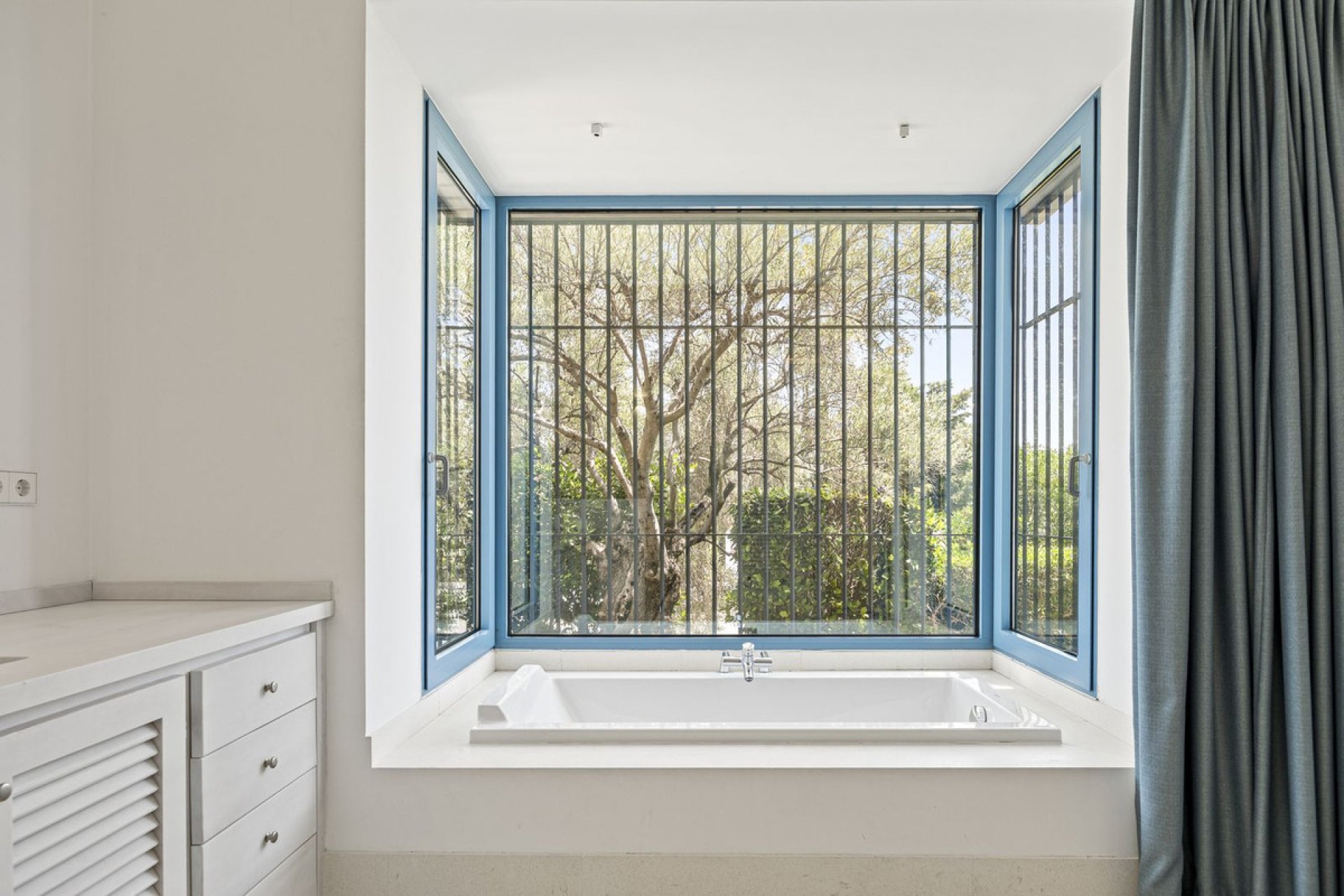 Reventa - House - Detached Villa - Benahavís - Benahavís Centro