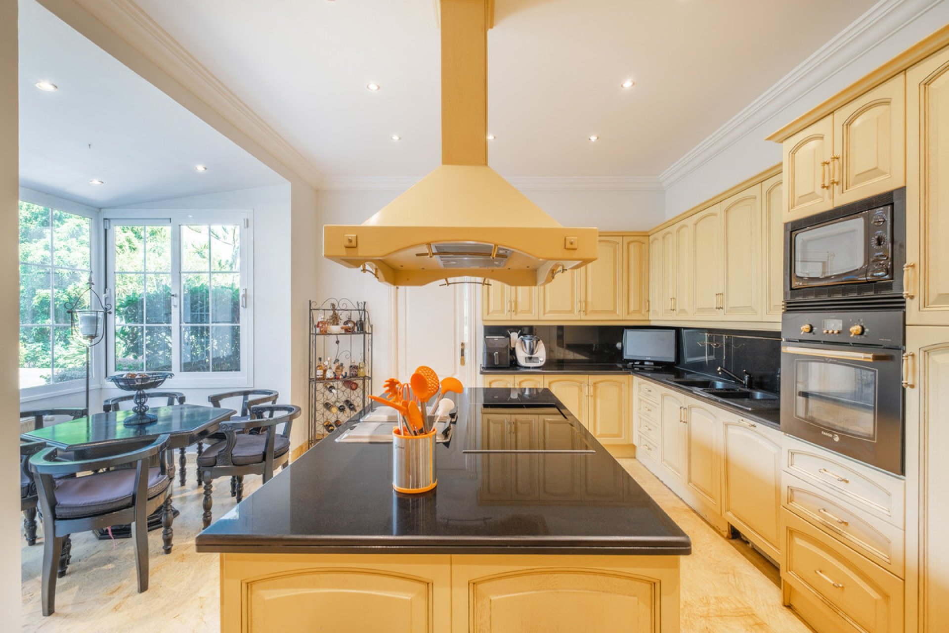 Reventa - House - Detached Villa - Benahavís - Benahavís Centro