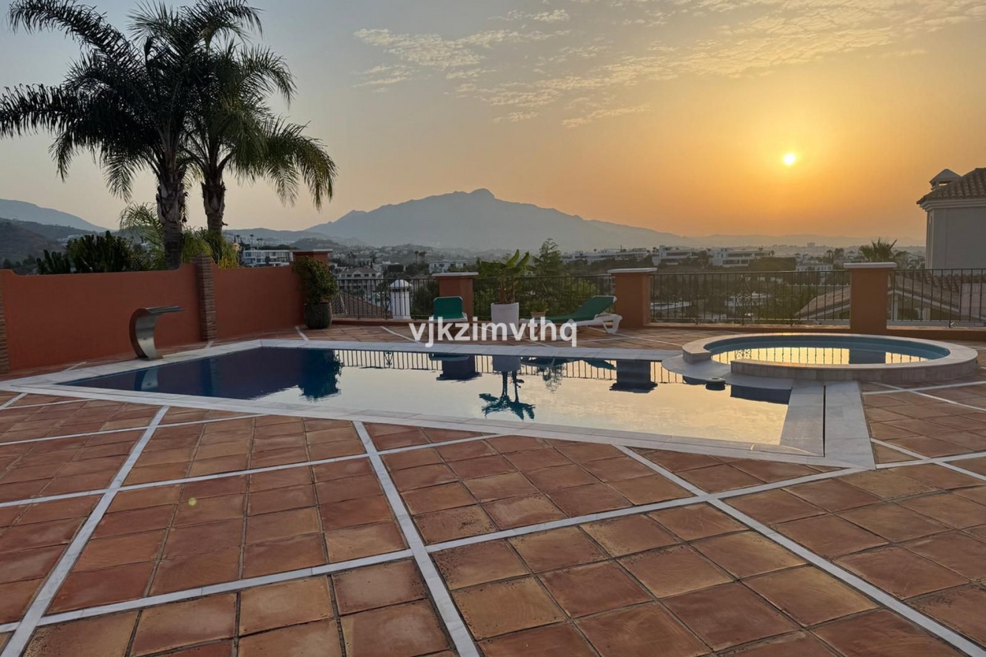 Reventa - House - Detached Villa - Benahavís - Benahavís Centro