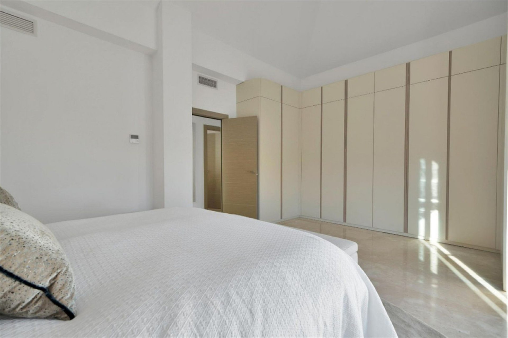 Reventa - House - Detached Villa - Benahavís - Benahavís Centro