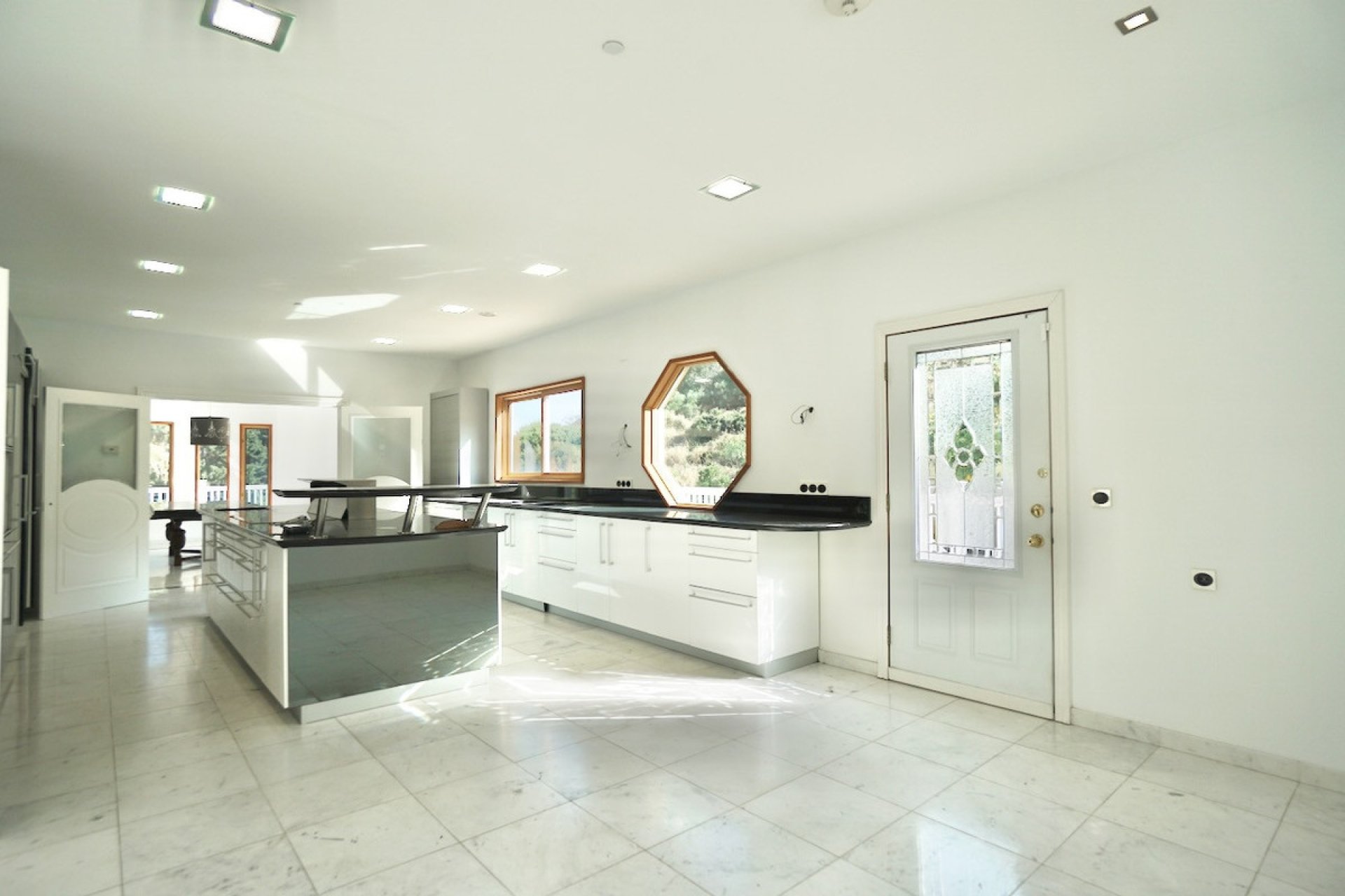 Reventa - House - Detached Villa - Benahavís - Benahavís Centro