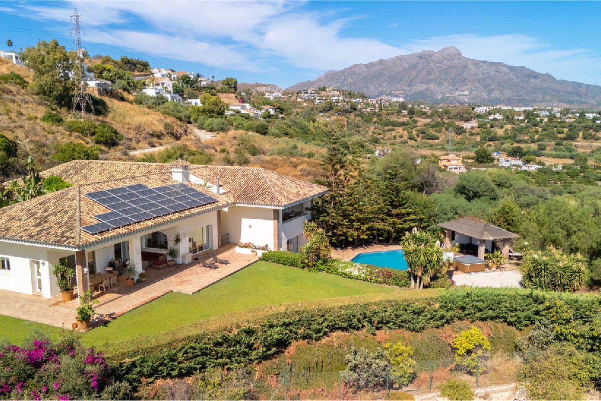 Reventa - House - Detached Villa - Benahavís - Benahavís Centro