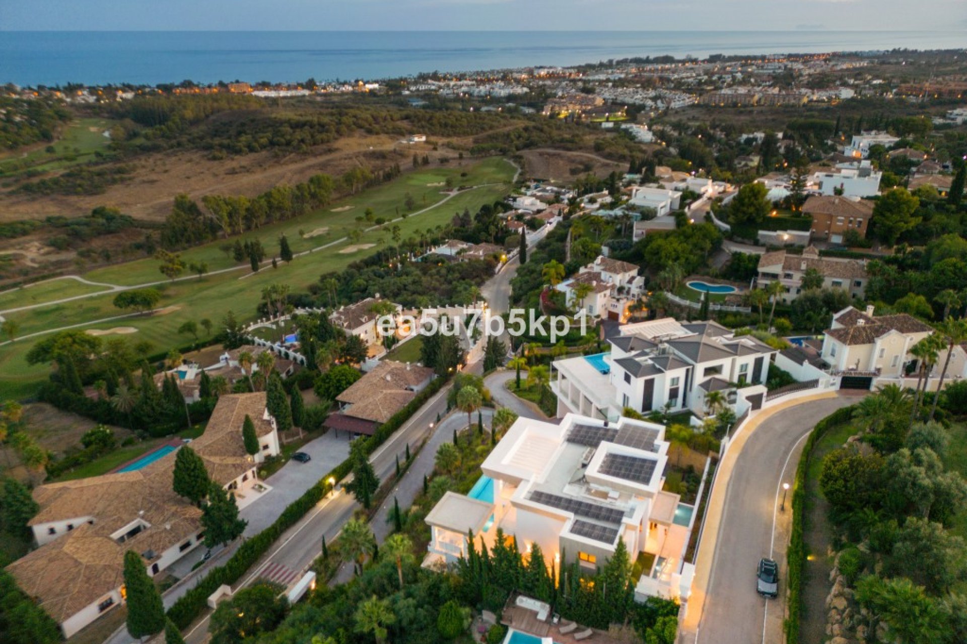 Reventa - House - Detached Villa - Benahavís - Benahavís Centro